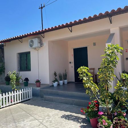 Rental Houses Dukaj Vlorë Esterno foto