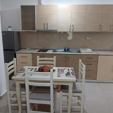 Rental Houses Dukaj Vlorë Esterno foto
