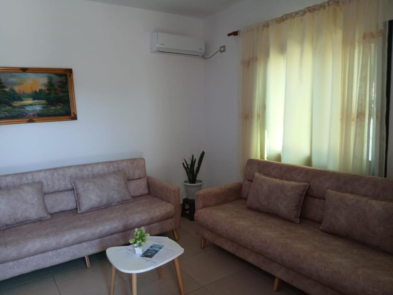 Rental Houses Dukaj Vlorë Esterno foto